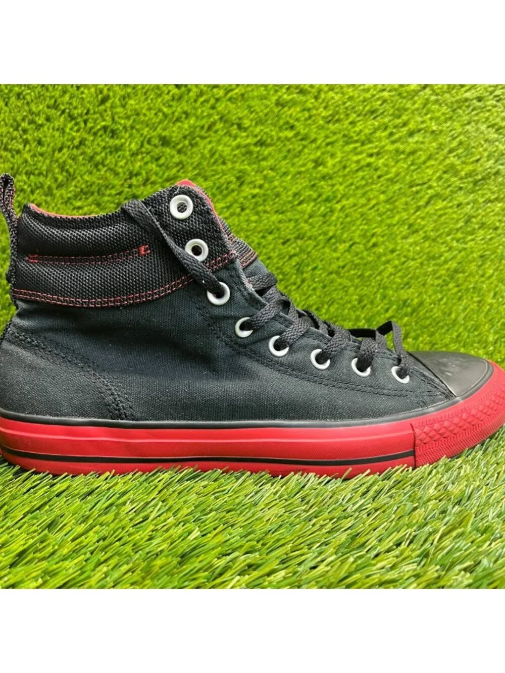 Converse Chuck Taylor All Star Mens Size 9.5 Black Red Athletic Shoes Sneakers - Picture 1 of 12